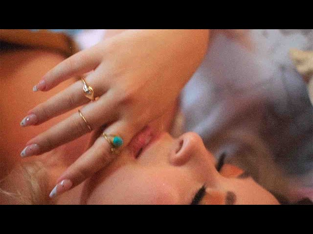 Video thumbnail for LOLA PEACH - REFLECTION