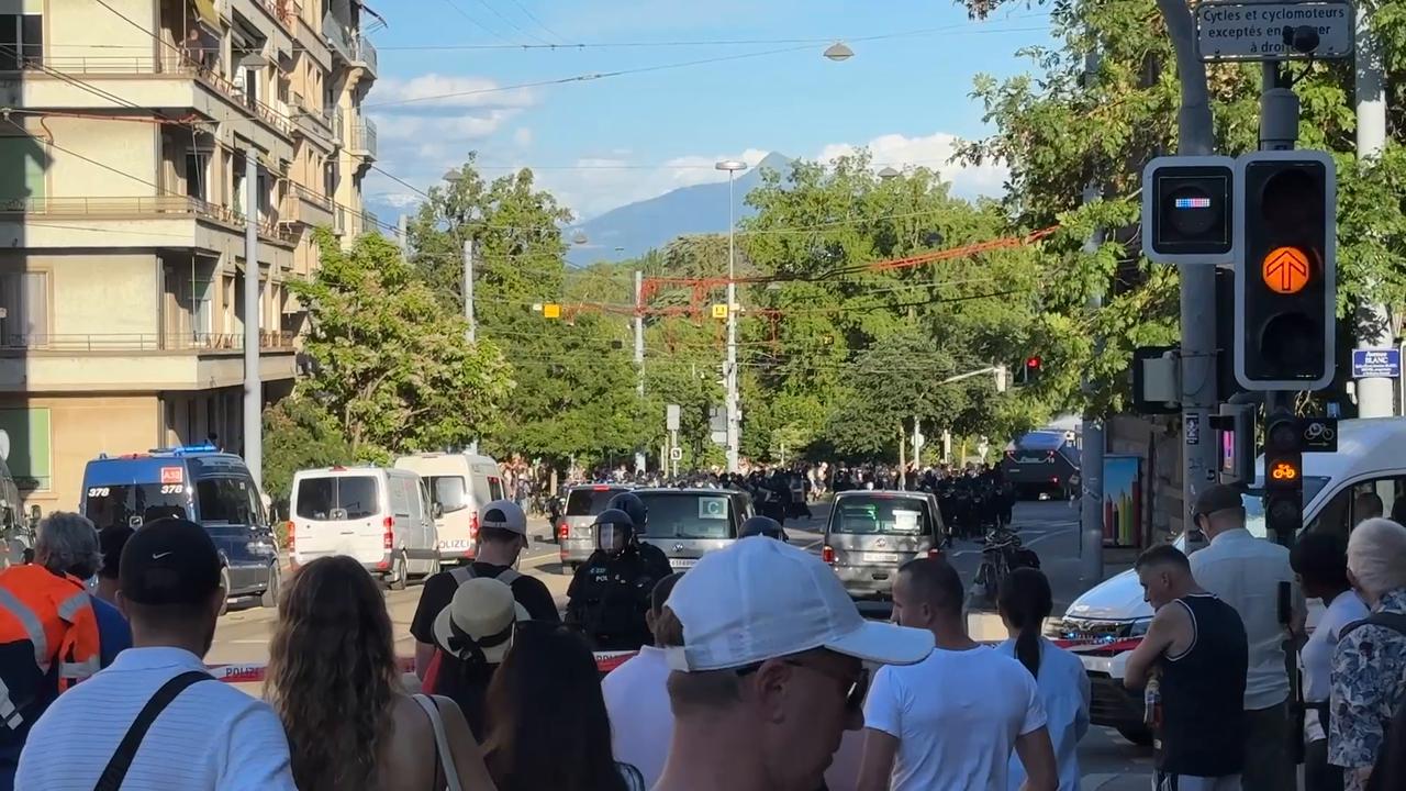 Video thumbnail for Switzerland: Police use tear gas during anti-G7 protest in Geneva.