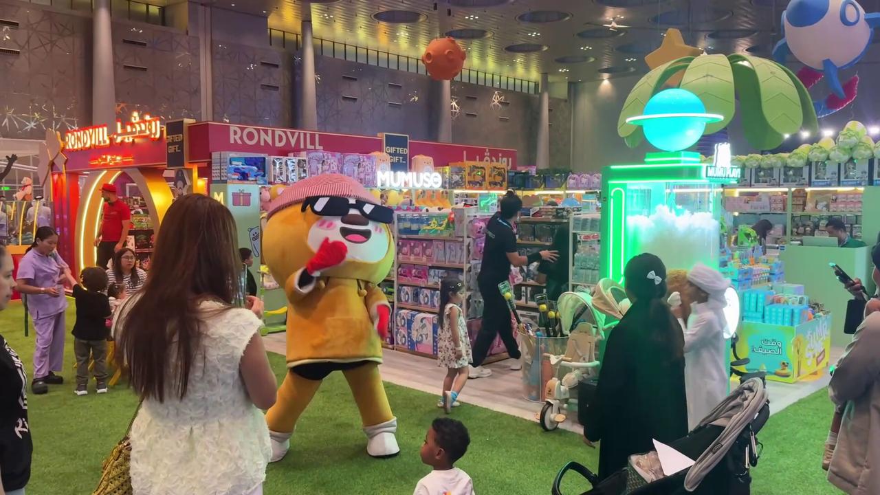 Video thumbnail for Qatar: Qatar Toy Festival opens with new attractions, interactive activities.