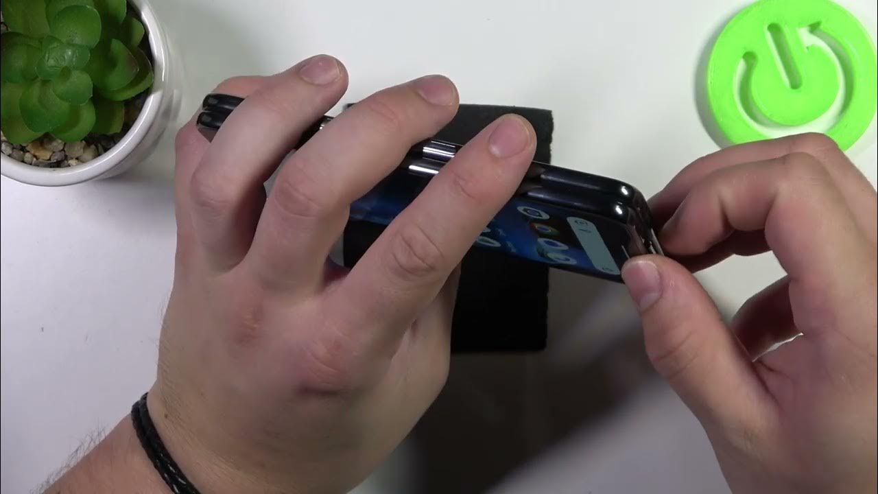 Video thumbnail for Google Pixel Fold - Does it have SD Card Slot