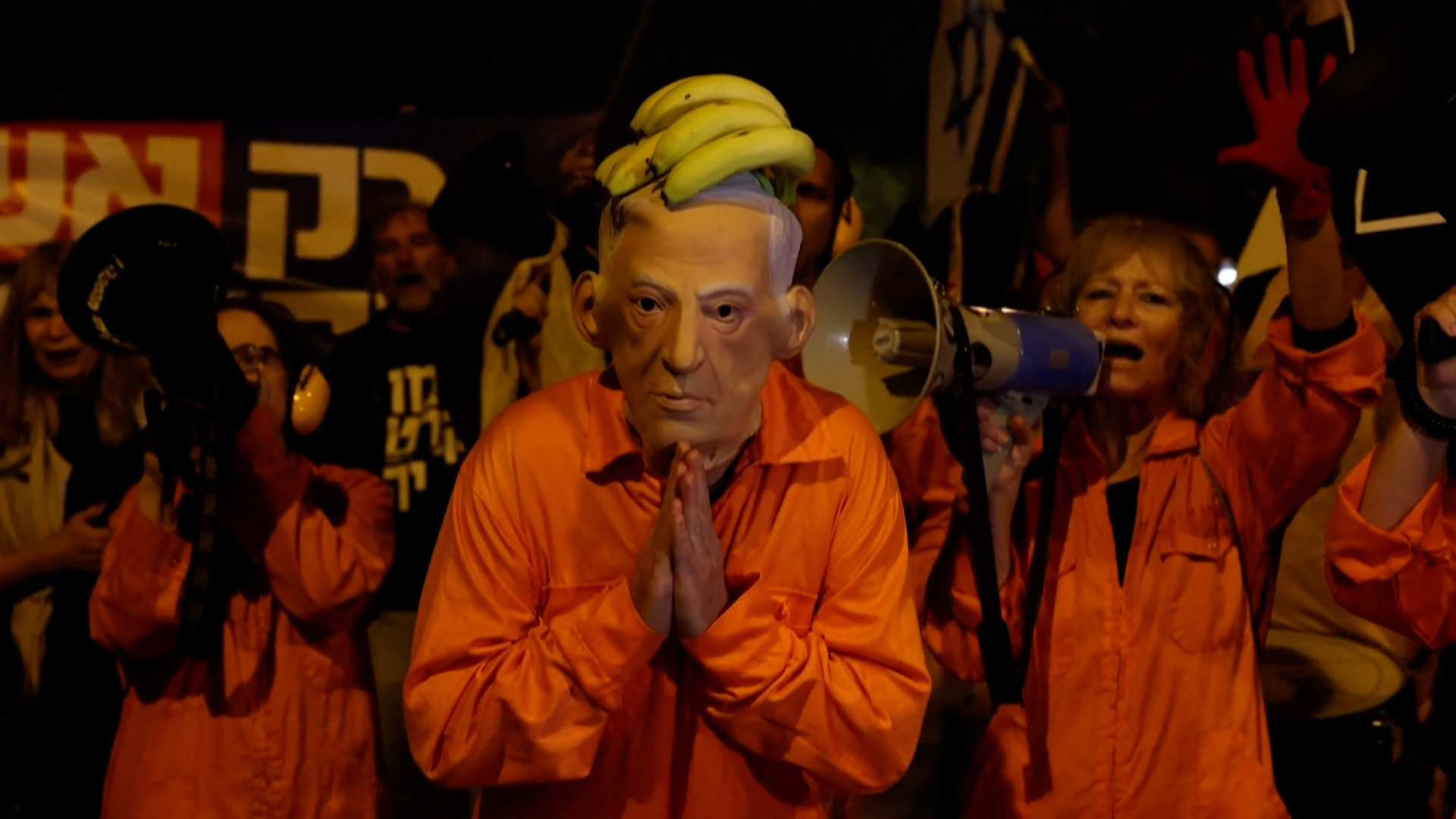 Video thumbnail for Israelis protest against Netanyahu’s pardon request