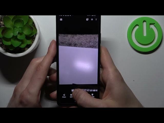 Video thumbnail for SONY Xperia 10 IV - How To Take Burst Shot