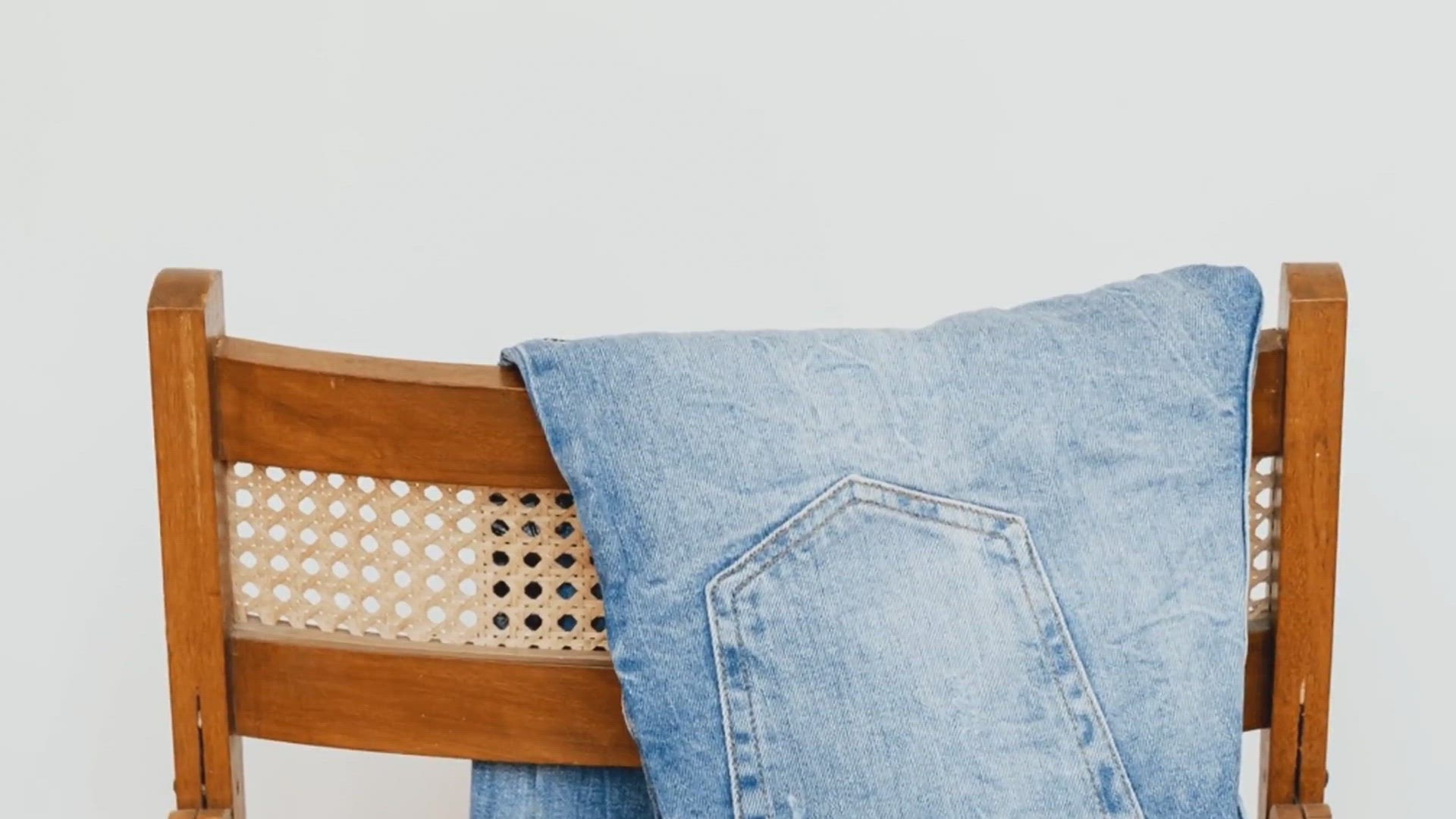 Video thumbnail for Stylish at 40: How to Dress Fabulously in Your Forties