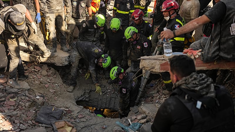 Video thumbnail for Race against the clock in Venezuela to find survivors of twin quakes
