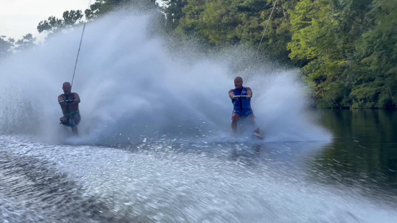 Video thumbnail for Barefoot Water Skiing With a One Legged Man