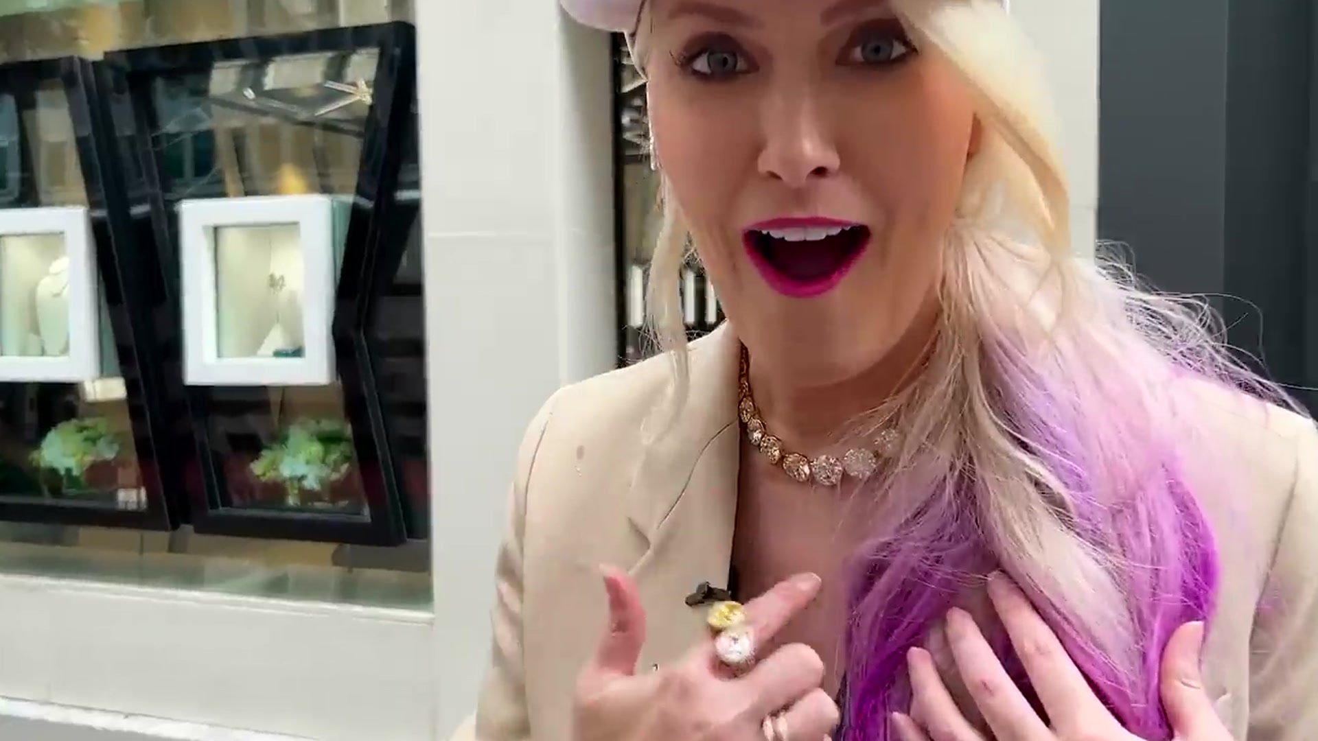 Video thumbnail for World_s First Bugatti Chiron Watch _ Jacob _ Co(720P_HD)