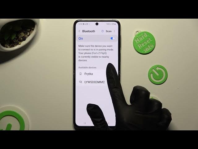 Video thumbnail for Seamless Connectivity: Pairing Bluetooth Devices with SAMSUNG Galaxy Z Flip5!