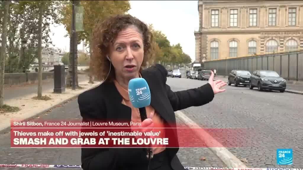 Video thumbnail for France: daring daytime heist at the Louvre Museum in Paris