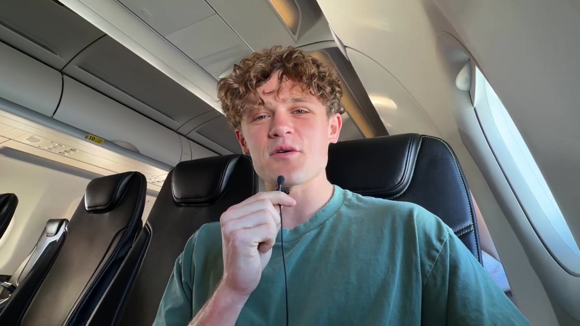 Video thumbnail for I Tested Every Level of Airplane Food(720P HD)