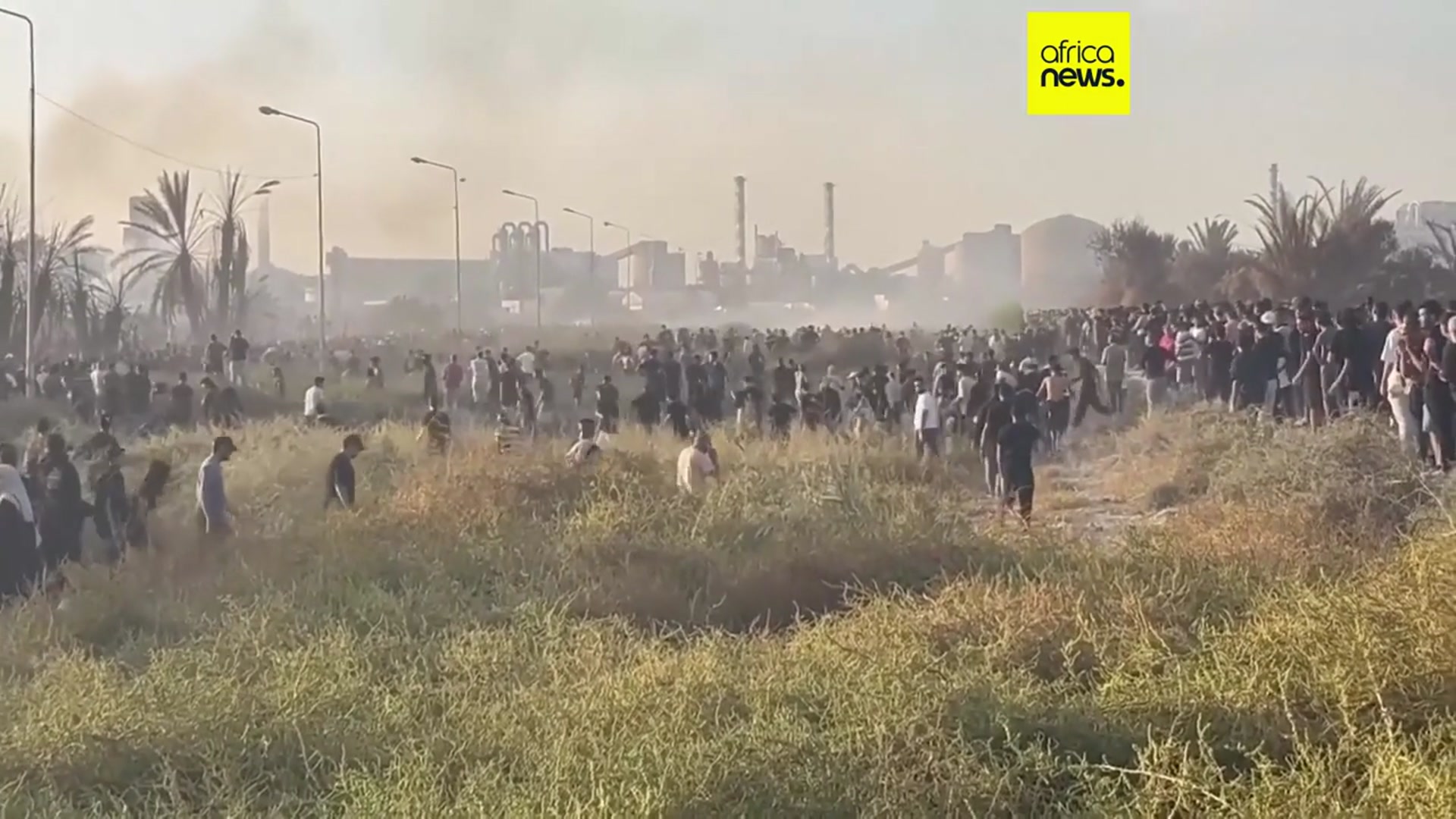 'Video thumbnail for Clashes break out in southern Tunisia as protest over pollution turns violent'