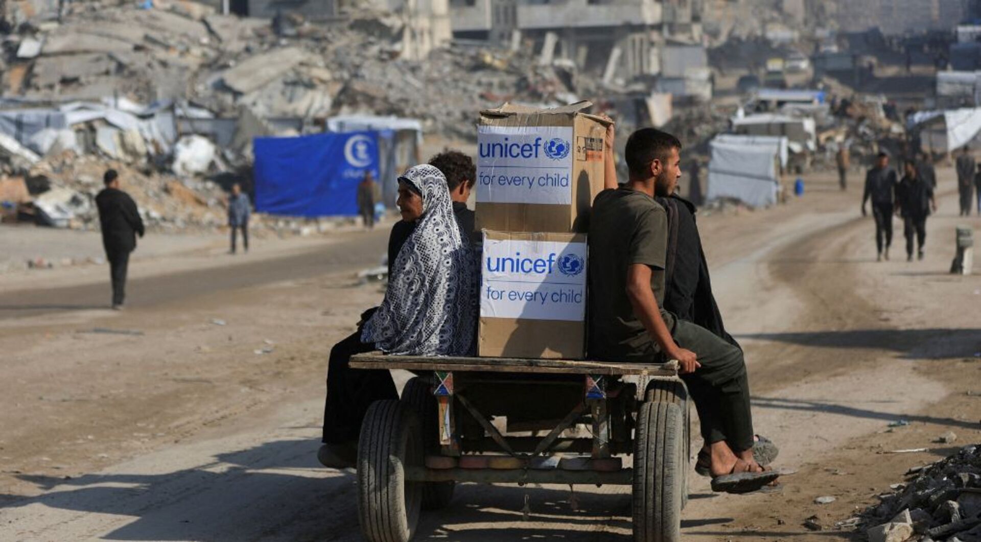 Video thumbnail for Gaza ceasefire violations: Israel's moving ‘Yellow Line’ cuts Palestinians off from homes