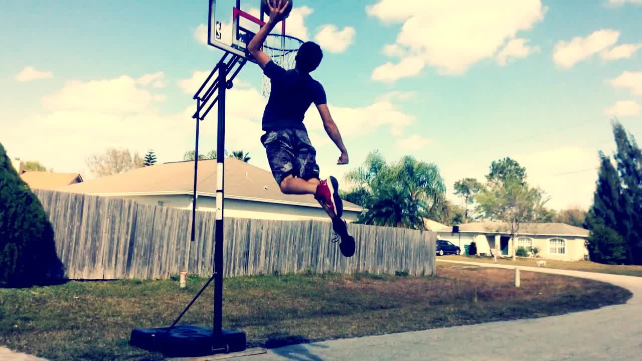 Video thumbnail for HIGHEST JUMPS EVER :: MONSTER Dunk Session By Isaiah Rivera