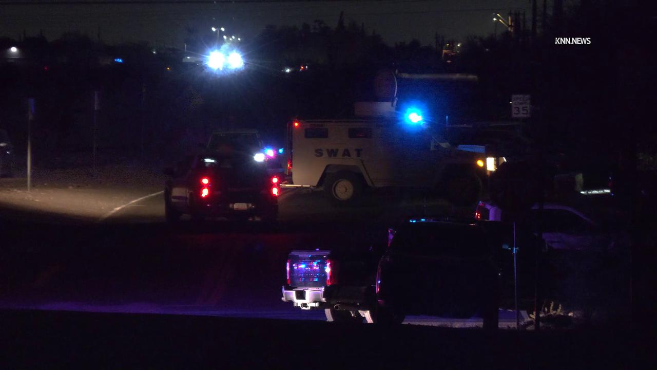 Video thumbnail for US, Phoenix: Apache Junction Barricaded Woman In Custody After SWAT Situation.