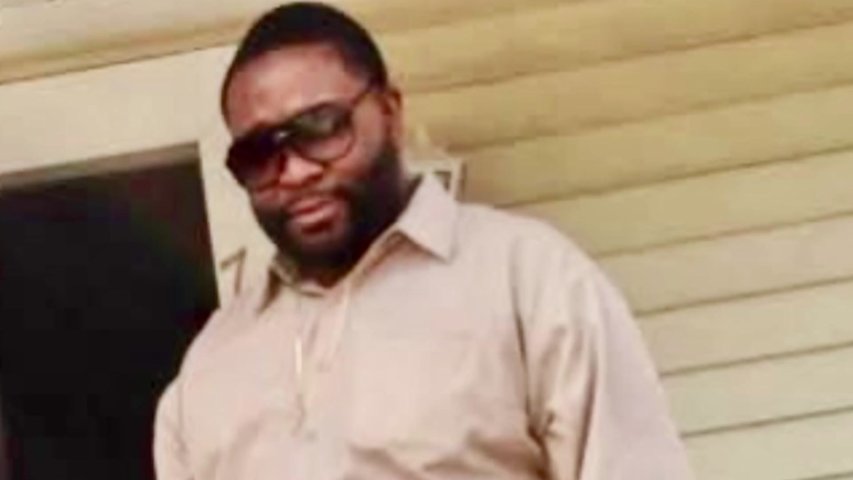 Video thumbnail for Man shot to death outside Bridgeport apartment complex, police say
