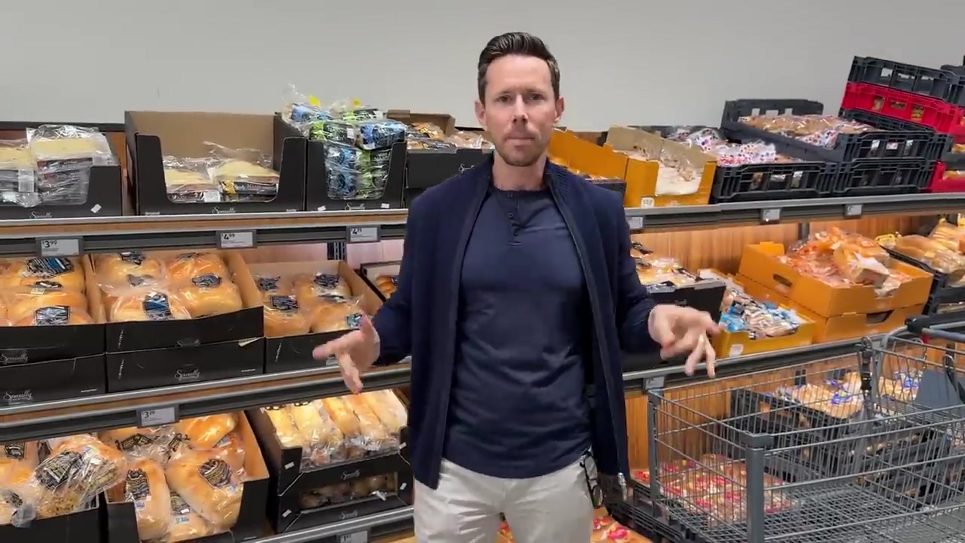 Video thumbnail for 19 ALDI Deals You Need To BUY For THANKSGIVING 2025(720P HD)