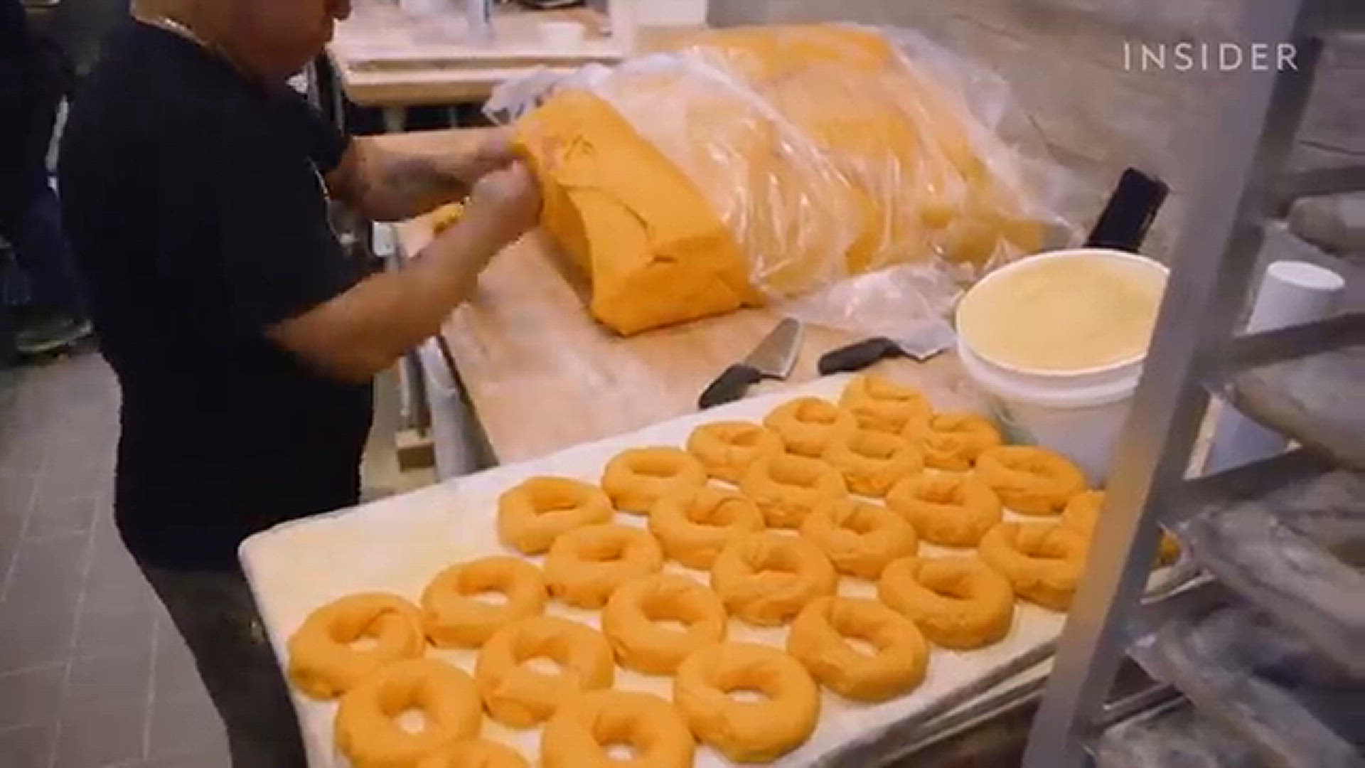 Video thumbnail for How New York's Best Bagel Shop Makes 100,000 Bagels By Hand Every Week _ Big Batches _ Insider Food