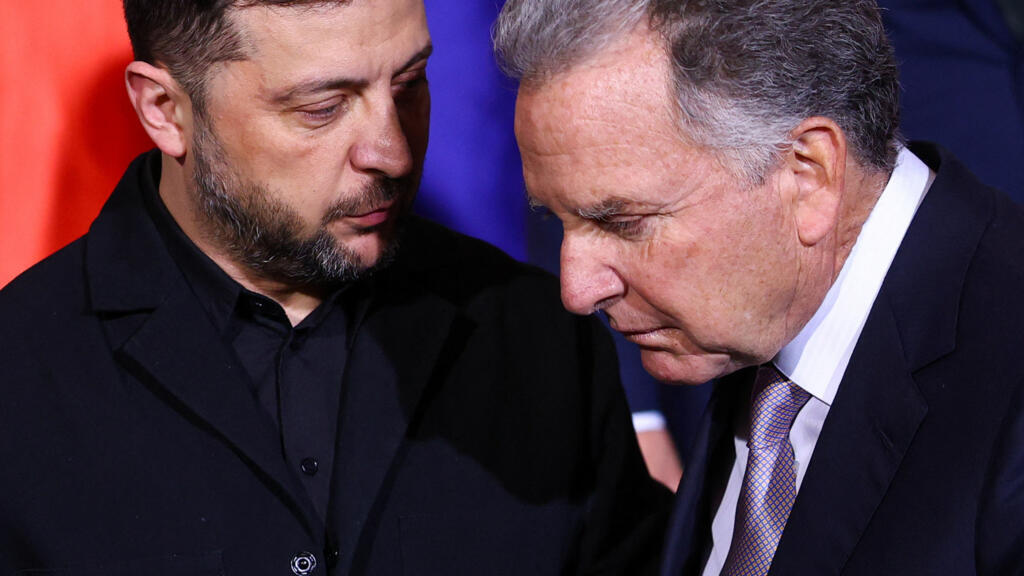 Video thumbnail for Worries that Venezuela crisis could shift US focus away from Ukraine amid key talks