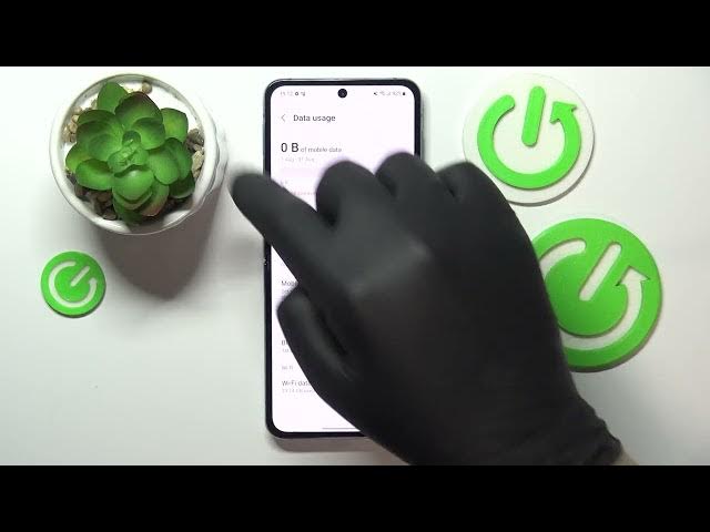 Video thumbnail for How to Check Data Usage in Samsung Galaxy Z Flip4 - Data Usage Info