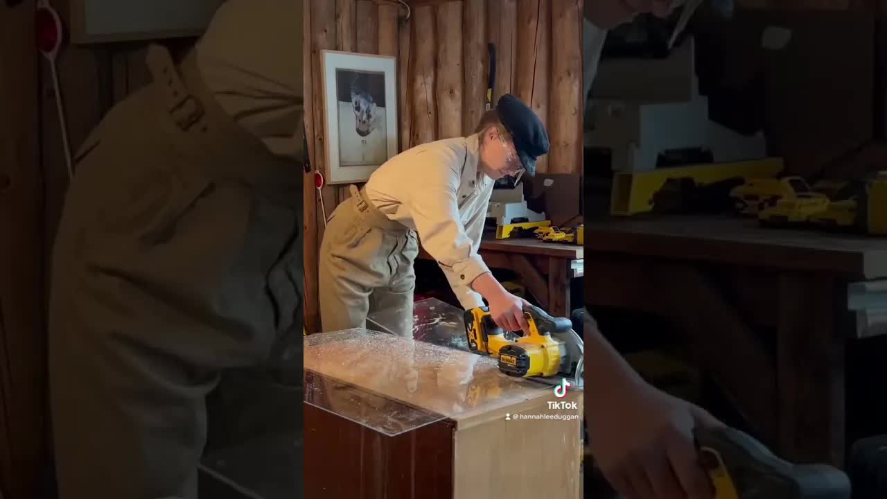 Video thumbnail for i made a mouse cage out of an old ikea coffee table