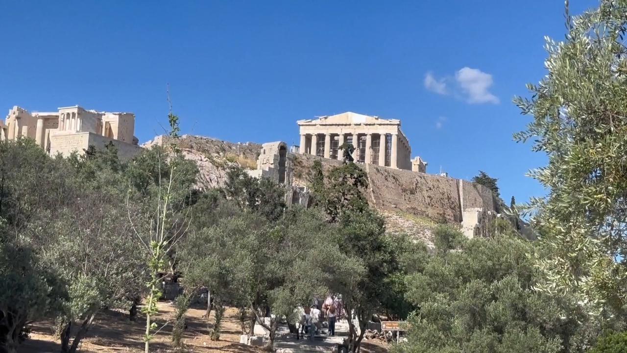 Video thumbnail for Greece: Greece completes major restoration project at Parthenon.