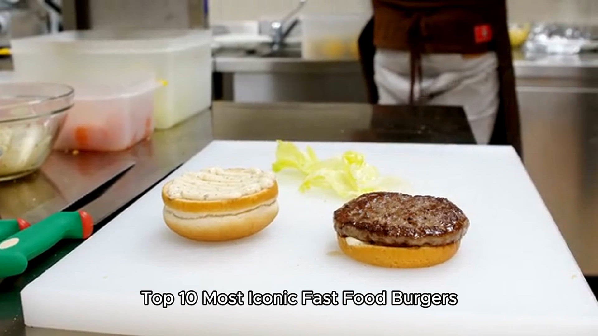 Video thumbnail for 10 ICONIC FAST FOOD BURGERS