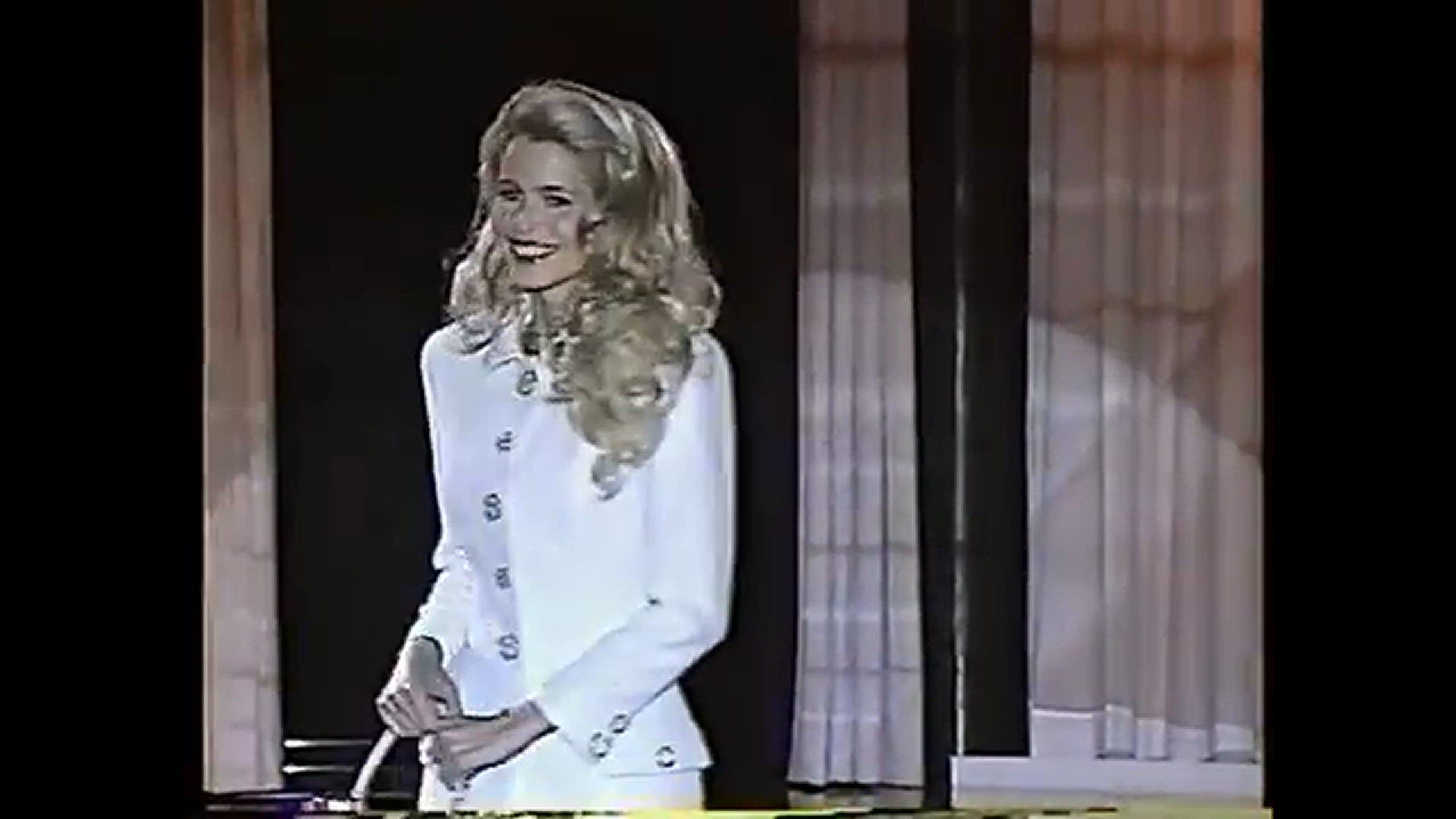 'Video thumbnail for 1995 Versace Spring Runway Fashion Show'