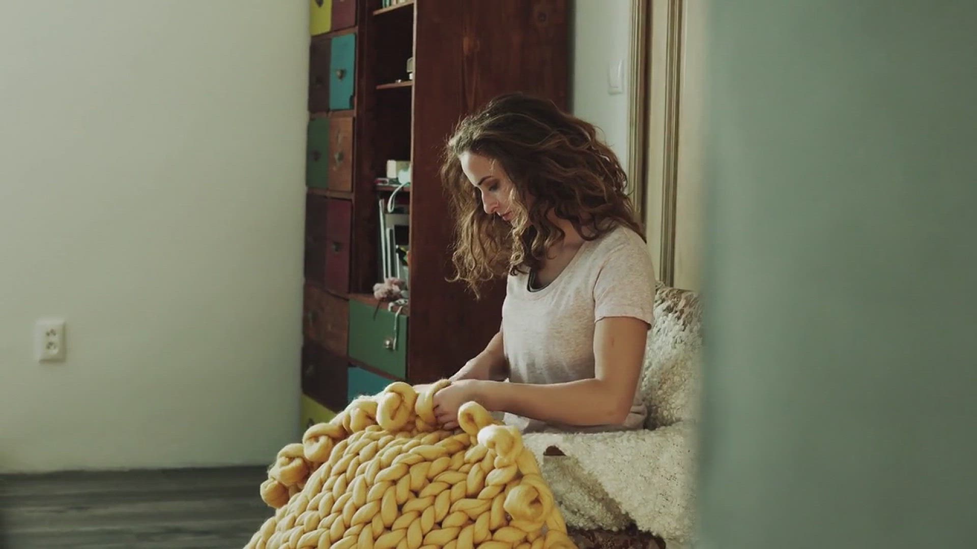 'Video thumbnail for How to Make a Crochet Ripple Blanket'