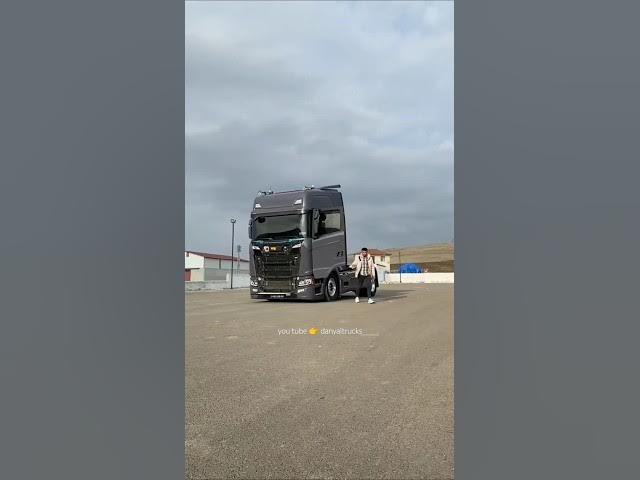 Video thumbnail for Do you like the new Scania or the old Scania?