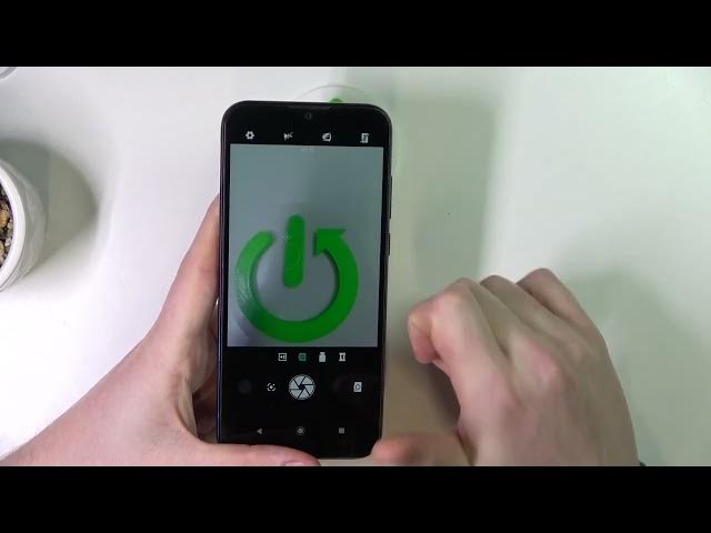 Video thumbnail for How to Change Camera Zoom on MOTOROLA Moto E6s - Max Camera Zoom