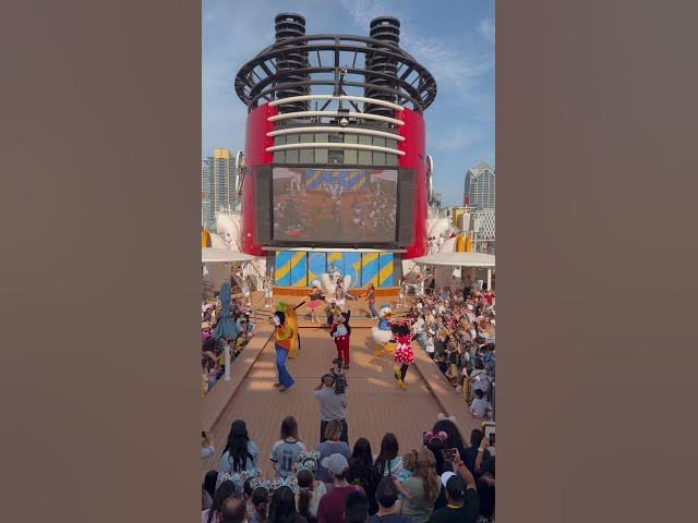 Video thumbnail for Disney Wonder - Mickey's Sail-A-Wave Party!
