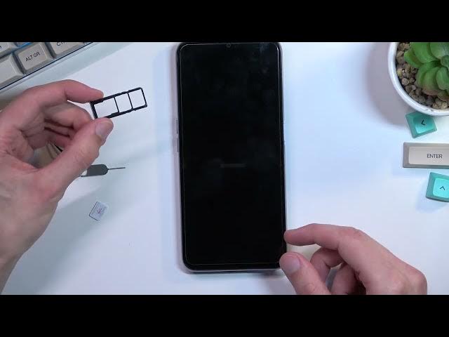Video thumbnail for How to Insert a SIM Card Into REALME C31 // SIM Card Tray