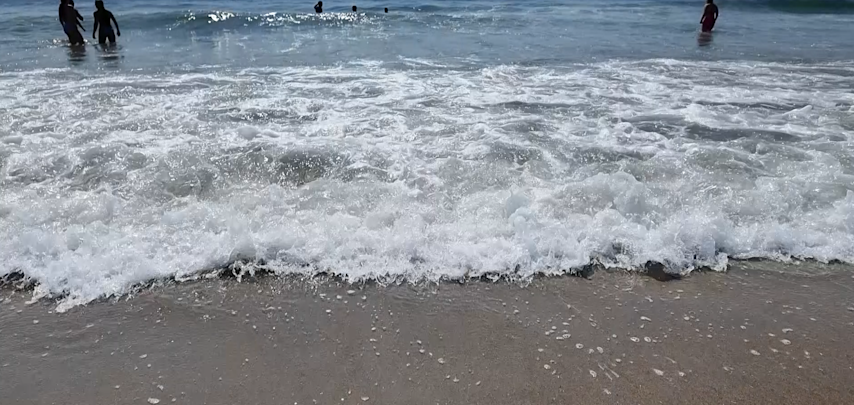 Video thumbnail for Residents trying to beat the heat at the Jersey Shore face chilly ocean temps