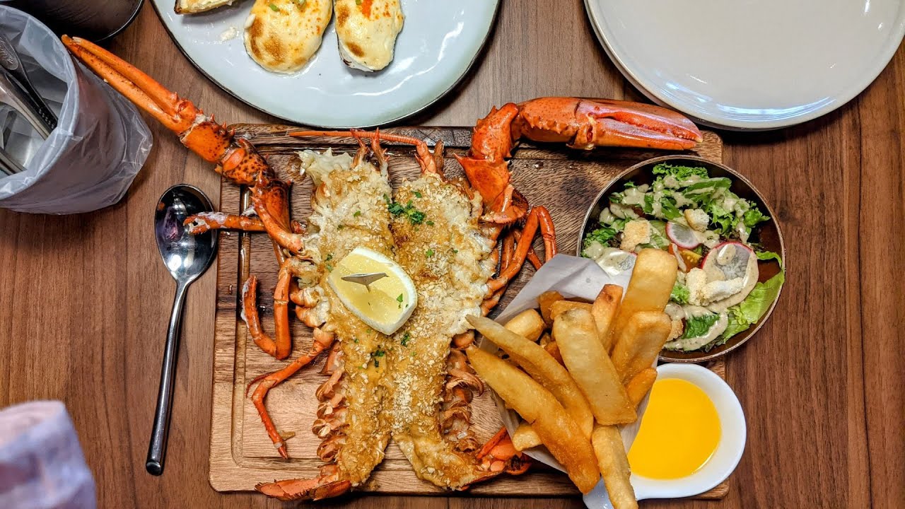 'Video thumbnail for Classic lobster thermidor recipe: video blog'