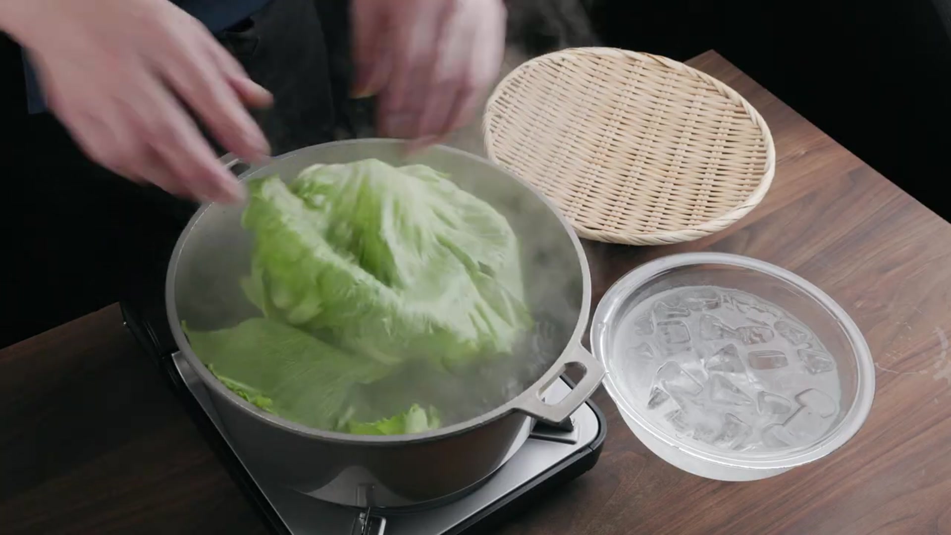 Video thumbnail for 3 Min Easy Lettuce Recipe  Boil for JUST 15 Secs   It Tastes DRAMATICALLY Better (720P HD)