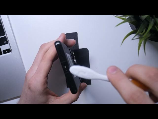 Video thumbnail for How to Clean USB Port on Xiaomi 12S Ultra Using only a toothbrush / Remove debris from Xiaomi USB
