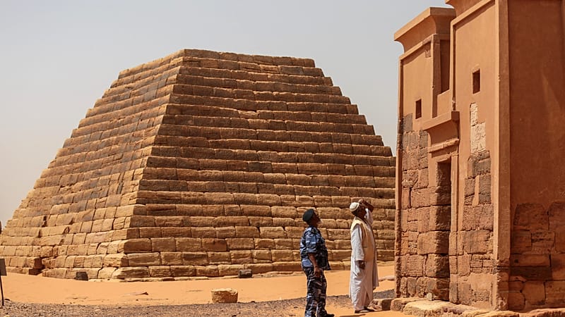 Video thumbnail for Loyal groundskeepers guard Sudan's ancient Nubian pyramids