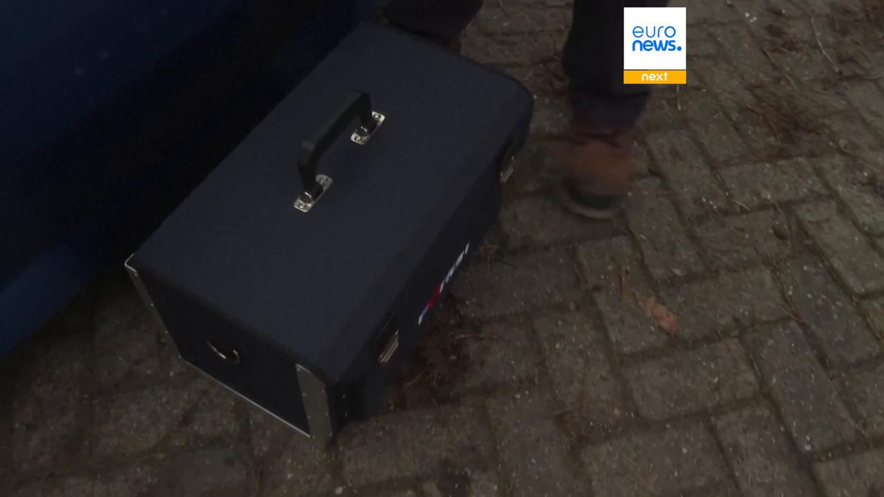 Video thumbnail for Dutch students unveil an electric car you can diagnose and repair yourself