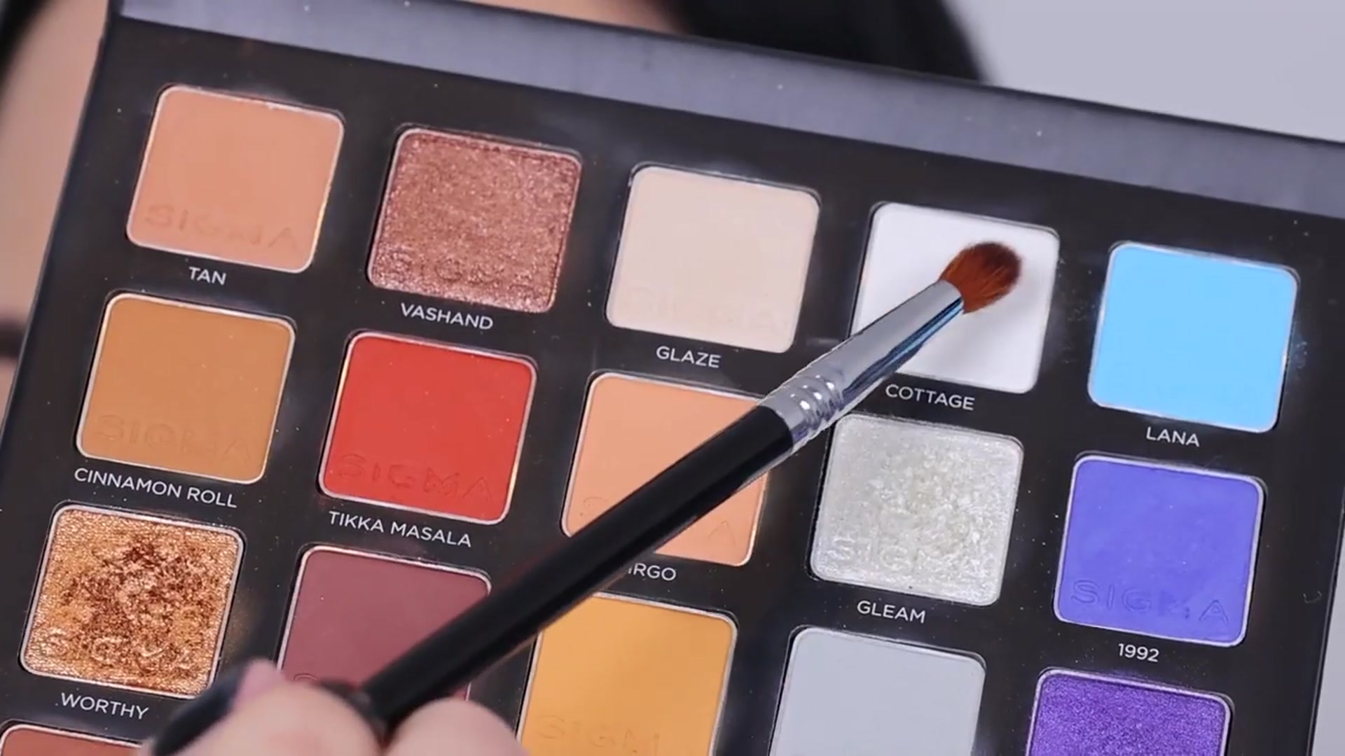 'Video thumbnail for Get the Look: Flawless Soft Blue Eye Makeup + Smokey Eyeliner'