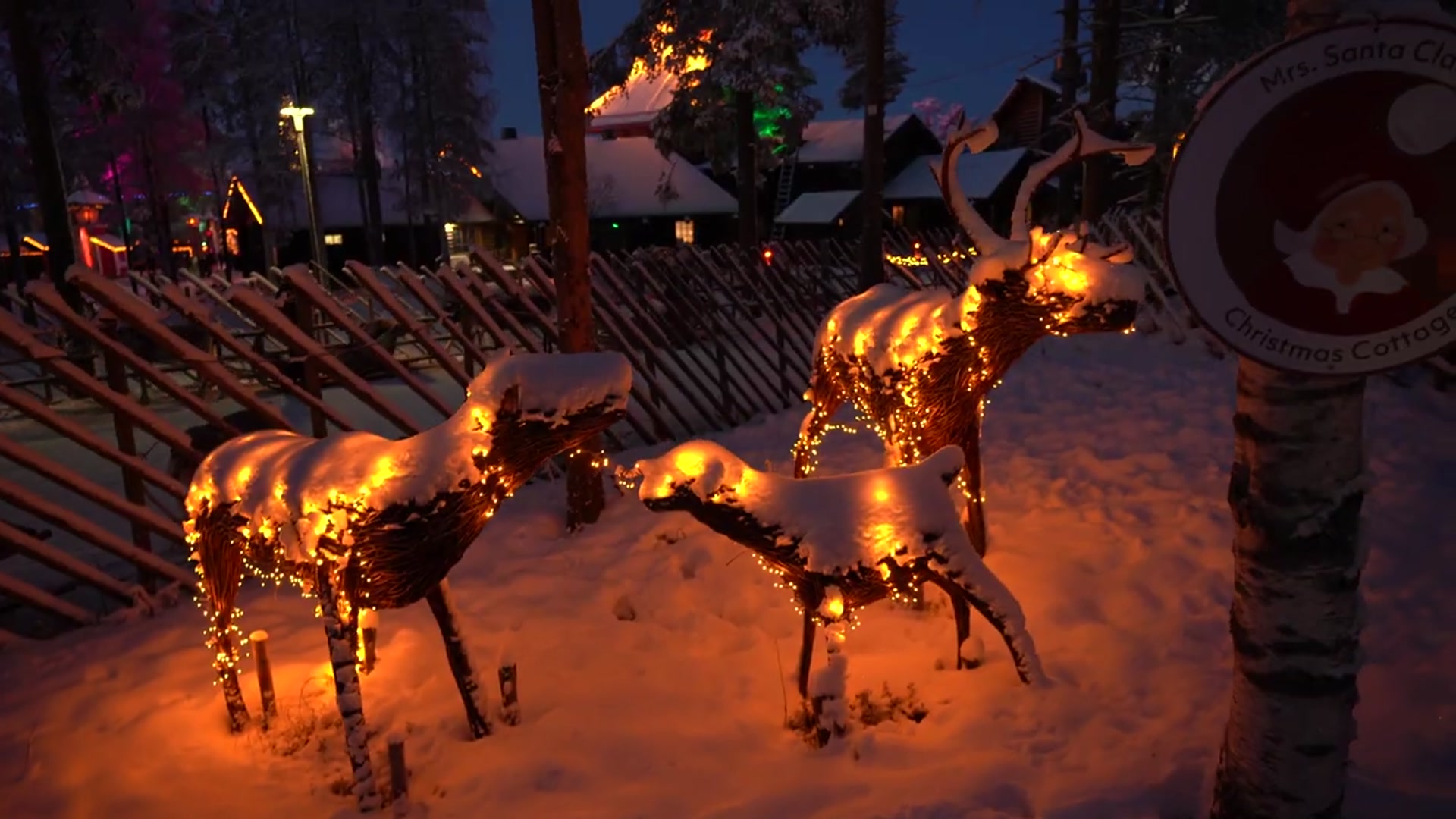 Video thumbnail for Christmas Opening of Santa Claus Village in Rovaniemi - Lapland Finland Arctic Circle(720P_HD)