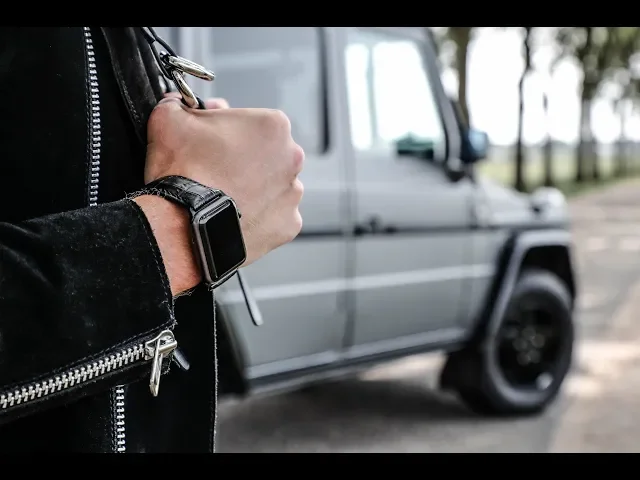 Video thumbnail for Strapa Crocodilus Apple Watch Band Hands-on + Unboxing [CoM Watch Store]