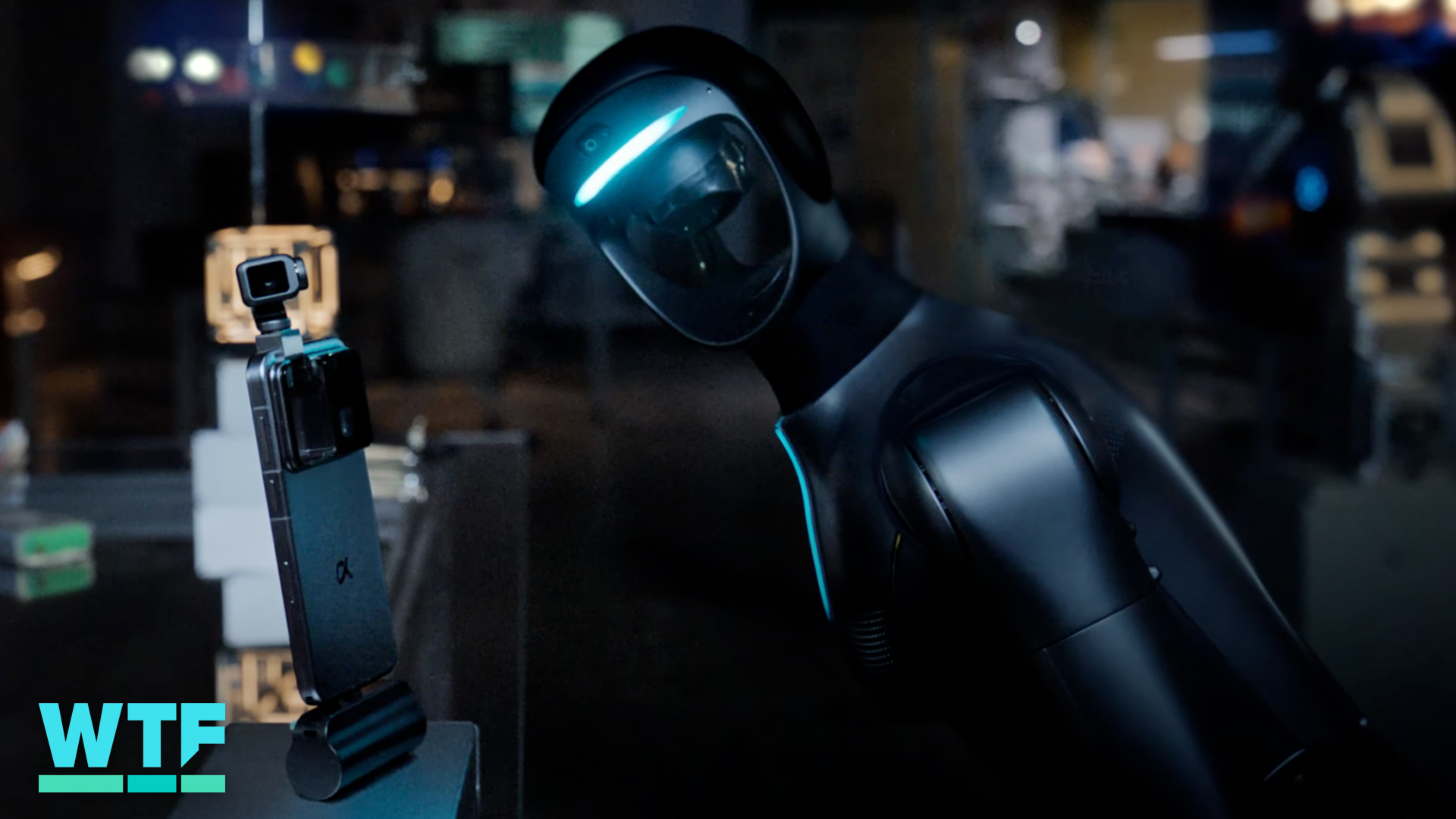 Video thumbnail for Honor Unveils Its First Humanoid Robot at MWC