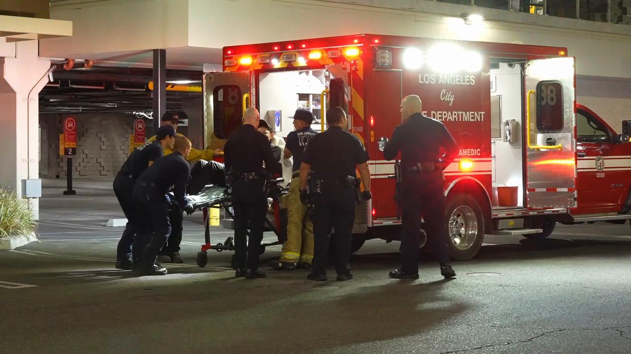 Video thumbnail for US, Los Angeles: Sherman Oaks Pavilions Employee Stabbed Parking Lot.