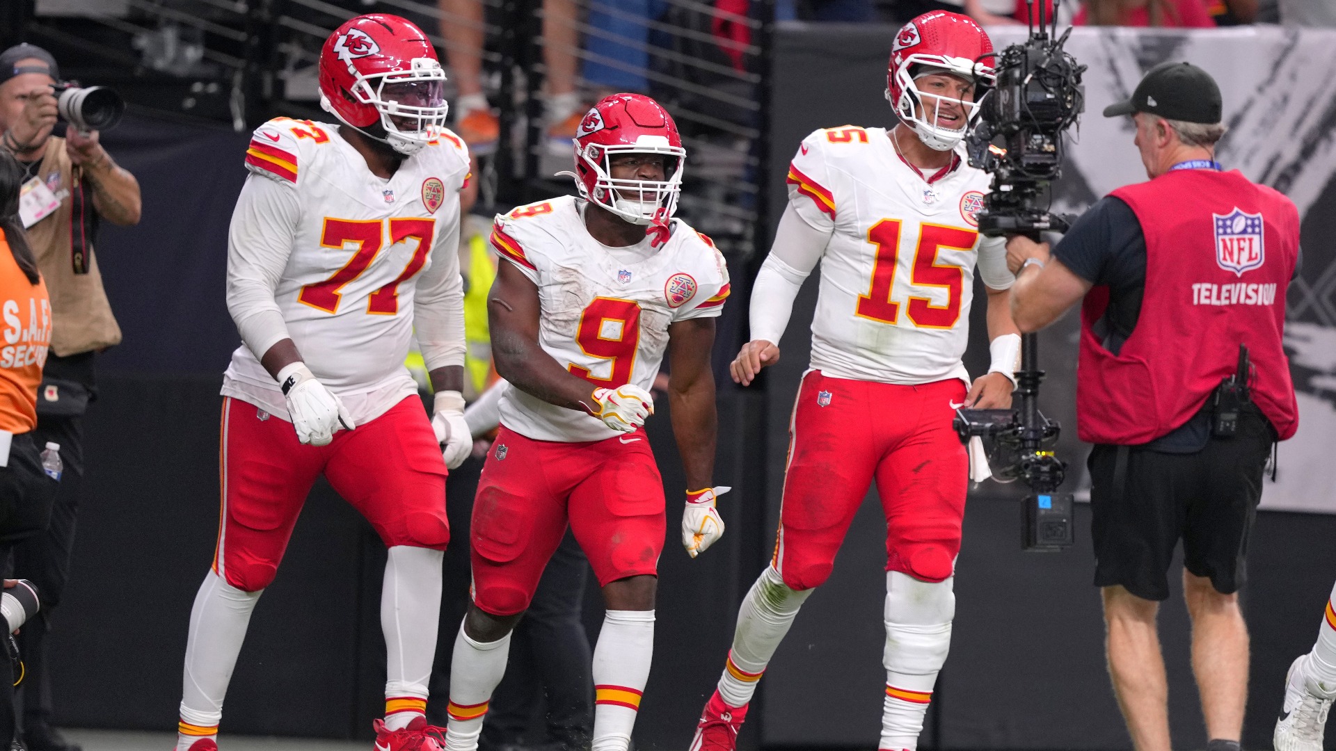 Video thumbnail for Chiefs Edge Raiders in Thrilling AFC West Showdown