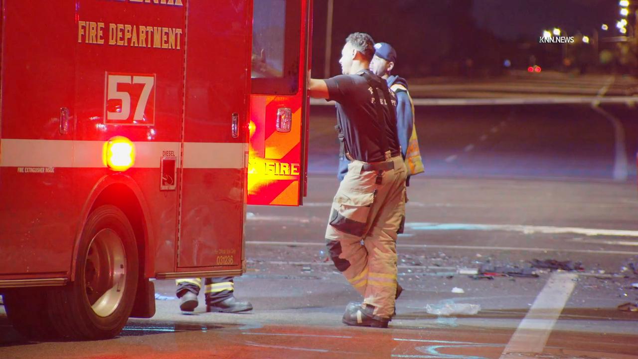 Video thumbnail for US, Phoenix: Phoenix 4 Hospitalized In Severe Southern Avenue Crash.