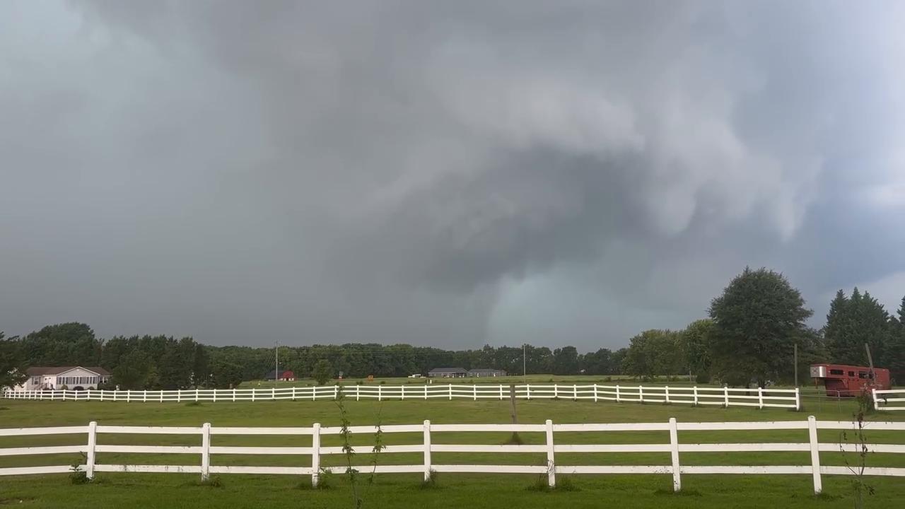 Video thumbnail for US: Tornado Tears Through Dover, Delaware, Prompting Emergency Declaration 2.