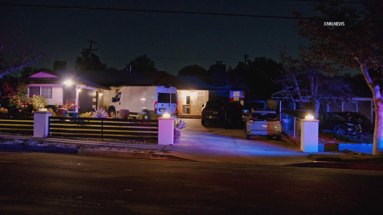 Video thumbnail for US, Los Angeles: Chatsworth Police Respond For Suspect Breaking Into Residence.