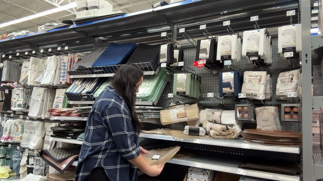 Video thumbnail for Hang a placemat from your ceiling...