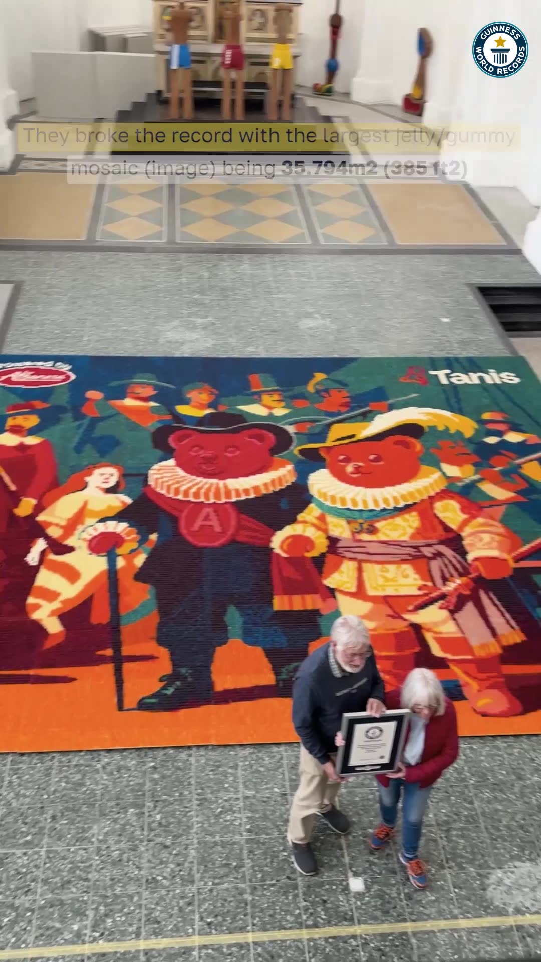 Video thumbnail for Largest jelly/gummy mosaic (image) - 35.794m2 (385 ft2) by Tanis Confectionery BV
