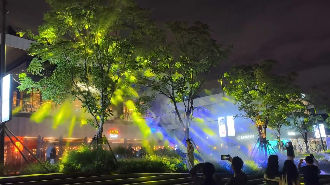 Video thumbnail for China: Tyndall Beam.