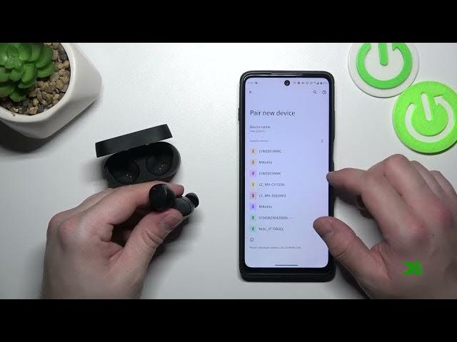 Video thumbnail for How to Pair JAYS M-Five Earbuds with an Android Phone